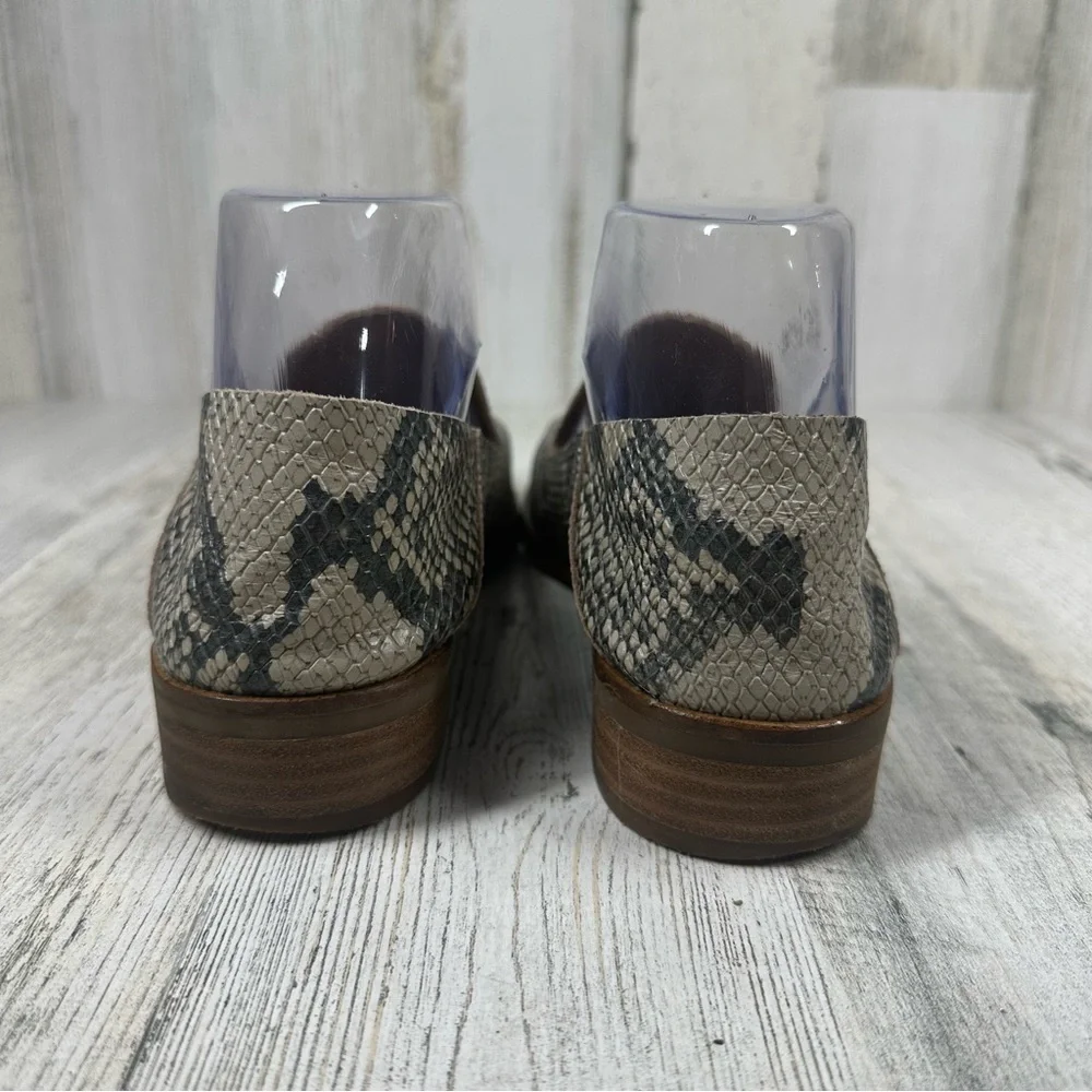 Lucky Brand Flats Women's 7M Cahill Gray Snake Print Cahill Slip On Leather Shoe